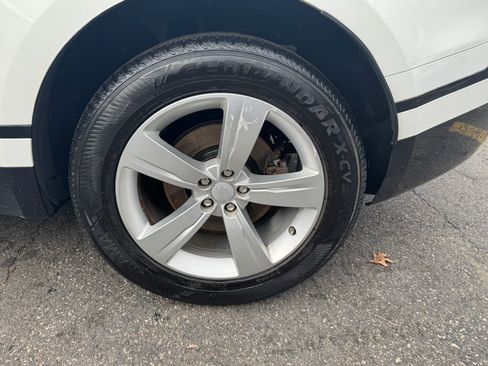 Used 2018 Land Rover Range Rover Velar S image 35