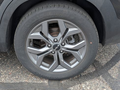 Certified 2024 Kia Seltos S FWD image 5