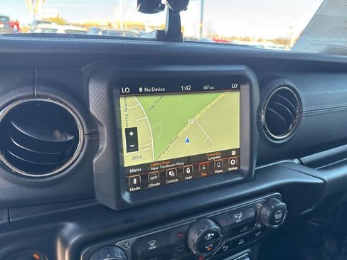 Used 2021 Jeep Wrangler Unlimited Sahara image 26