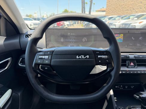 Used 2025 Kia K4 FWD image 27