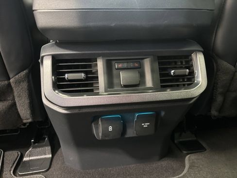 Used 2024 Ford F150 Platinum image 22