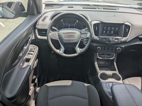 Used 2024 GMC Terrain SLE w/ Elevation Edition FWD image 16