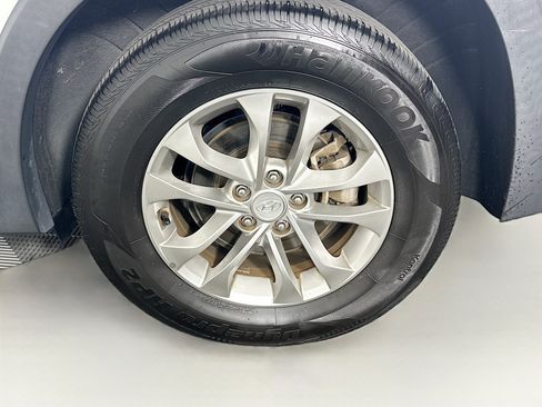 Used 2019 Hyundai Santa Fe SE FWD image 11
