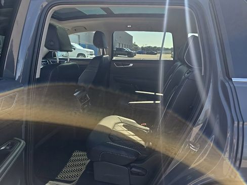 Used 2025 Volkswagen Atlas SEL Premium R-Line AWD/4WD image 14