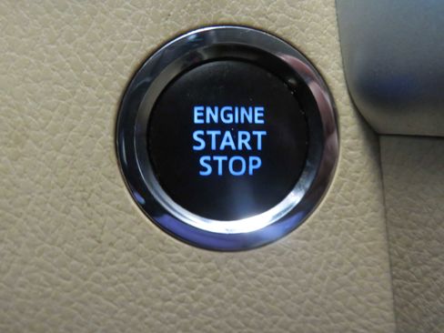 Used 2019 Toyota Highlander SE image 46