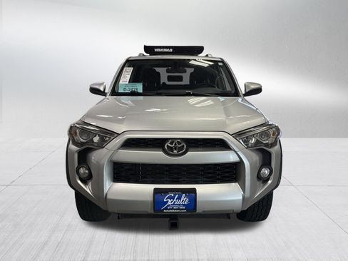 Used 2015 Toyota 4Runner SR5 AWD/4WD image 2