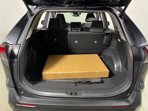 Certified 2025 Toyota RAV4 XLE w/ Convenience Package FWD image 10