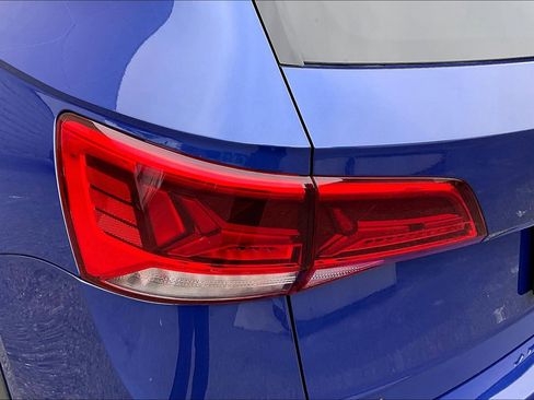 Certified 2022 Volkswagen Taos SE w/ Driver Assistance Package image 22