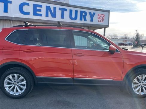 Used 2018 Volkswagen Tiguan SE image 13