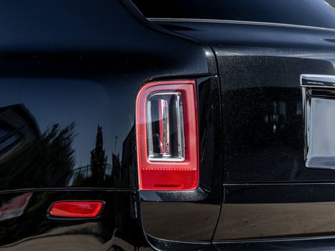 Used 2023 Rolls-Royce Cullinan image 13