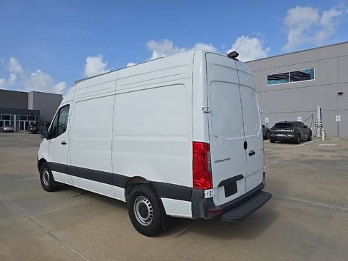 Used 2024 Mercedes-Benz Sprinter 2500 image 6