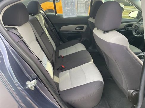 Used 2014 Chevrolet Cruze LS image 15