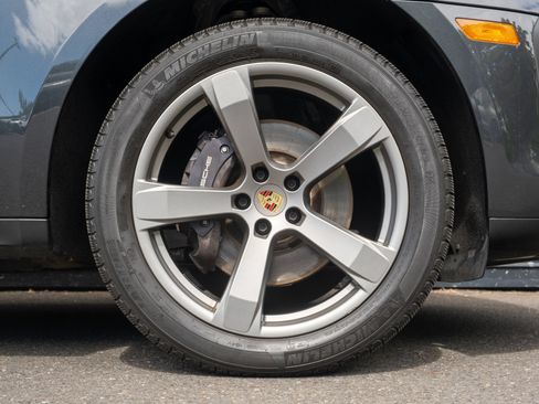 Certified 2023 Porsche Macan AWD/4WD image 15