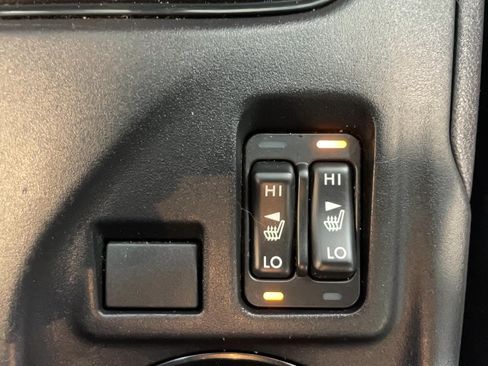 Used 2023 Subaru Crosstrek 2.0i Premium AWD/4WD image 6