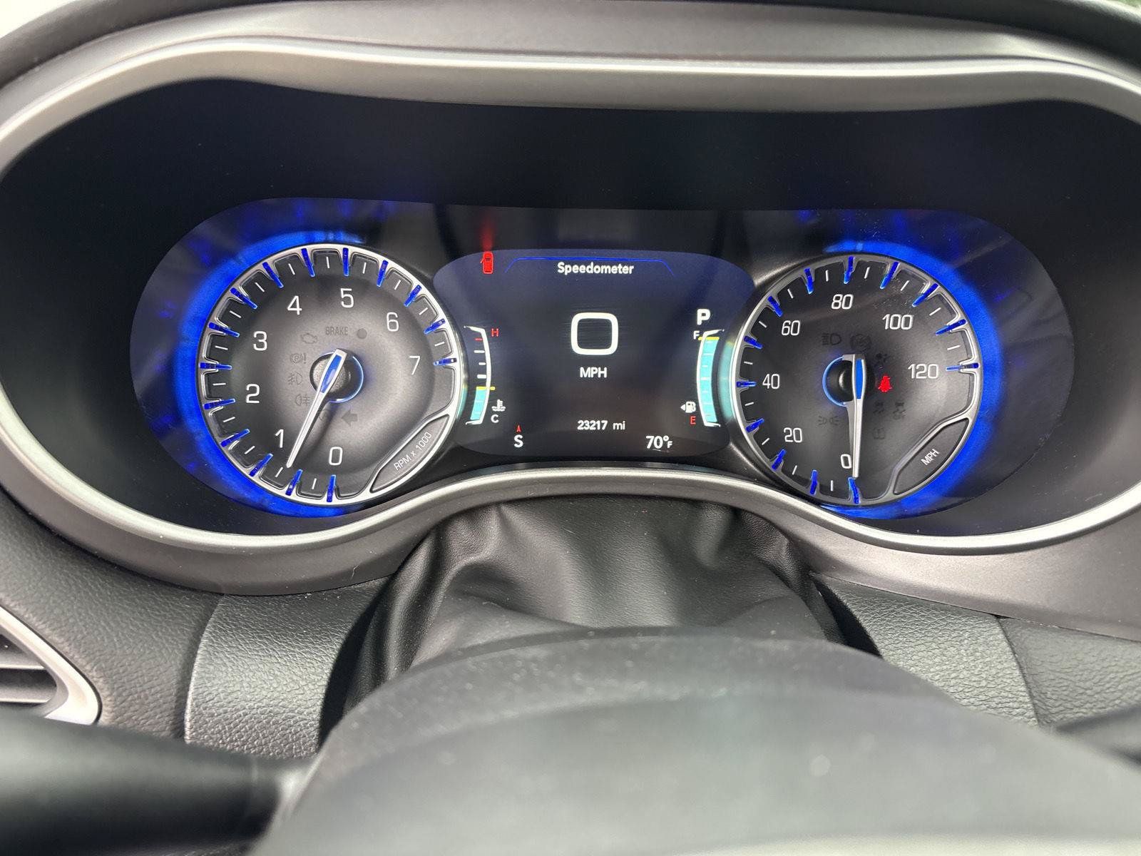 Used 2026 Chrysler Pacifica Select FWD image 17