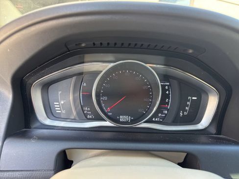 Used 2016 Volvo XC60 T6 w/ Proximity Package AWD/4WD image 17
