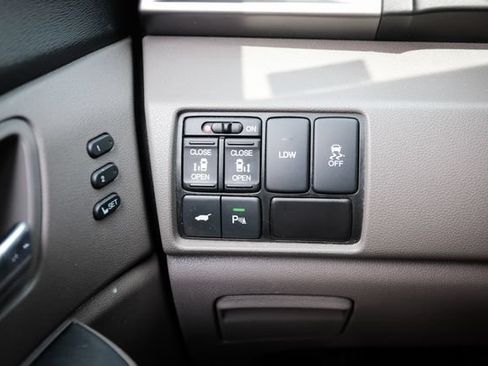Used 2015 Honda Odyssey Touring Elite image 39