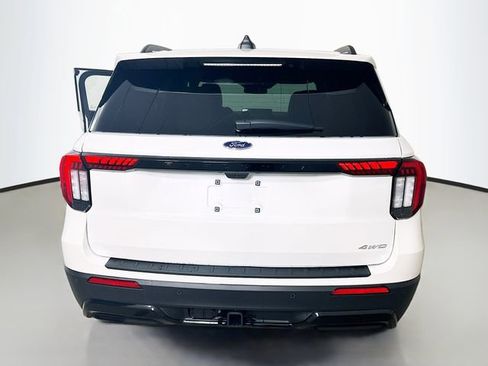 New 2026 Ford Explorer ST-Line w/ ST-Line Street Pack image 6