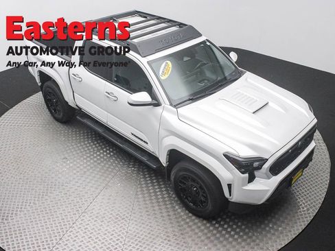 Used 2024 Toyota Tacoma TRD Sport w/ TRD Sport Upgrade Package AWD/4WD image 3