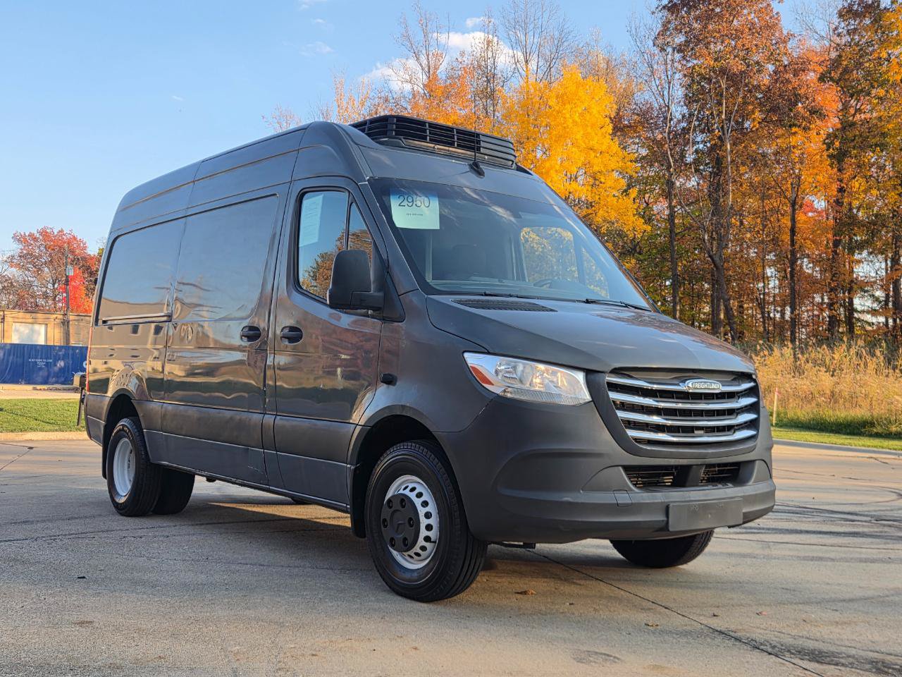 Used 2019 Freightliner Sprinter 144 RWD image 1
