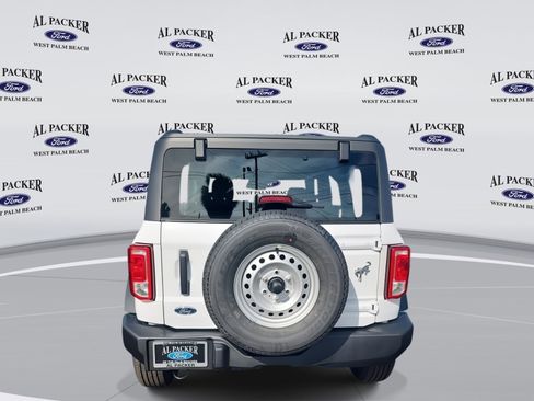 New 2025 Ford Bronco 4-Door image 4