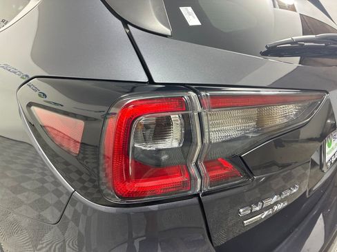 Used 2022 Subaru Outback Touring XT AWD/4WD image 11