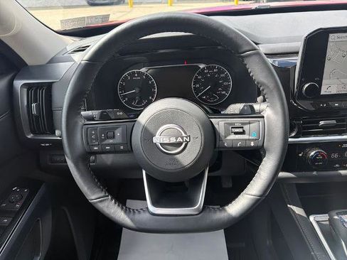 Certified 2025 Nissan Pathfinder SL AWD/4WD image 27