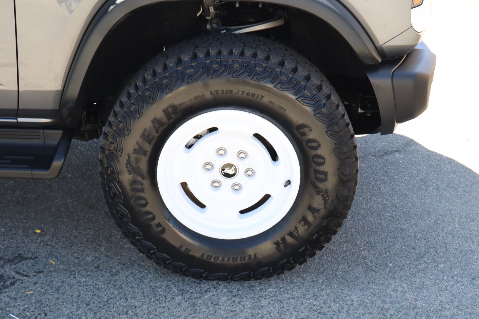 Used 2025 Ford Bronco Heritage Edition AWD/4WD image 10