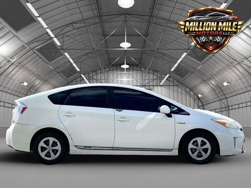 Used 2013 Toyota Prius Two FWD image 7