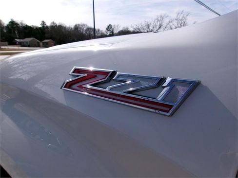 Used 2019 Chevrolet Silverado 1500 LT w/ All-Star Edition image 10