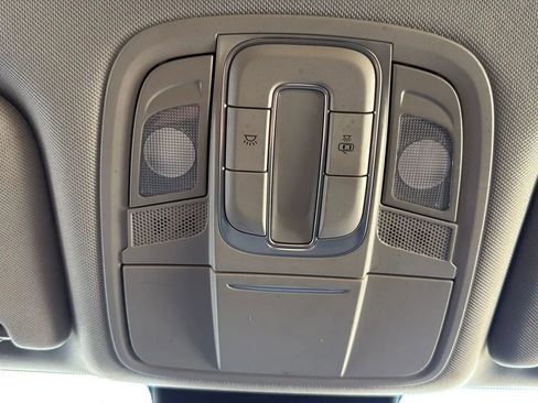 Used 2019 Hyundai Santa Fe SEL image 21