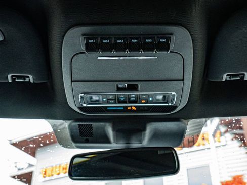 Used 2025 Ford F450 Platinum w/ FX4 Off-Road Package image 17