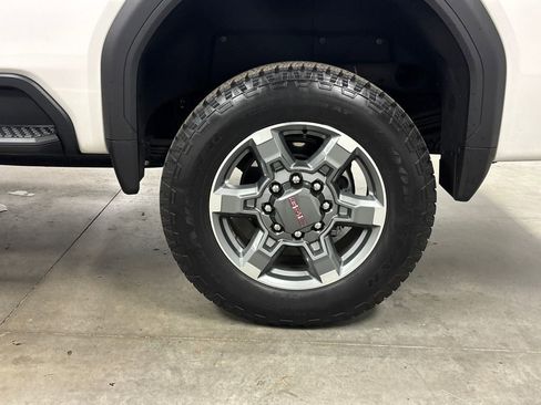 New 2025 GMC Sierra 2500 SLT image 14