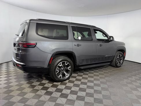 Used 2023 Jeep Wagoneer Series III w/ Preferred Equipment Group AWD/4WD image 8