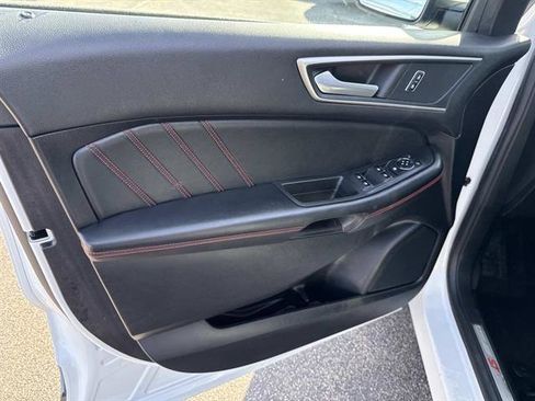 Certified 2022 Ford Edge ST-Line image 17