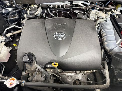 Used 2022 Toyota Highlander XSE FWD image 37