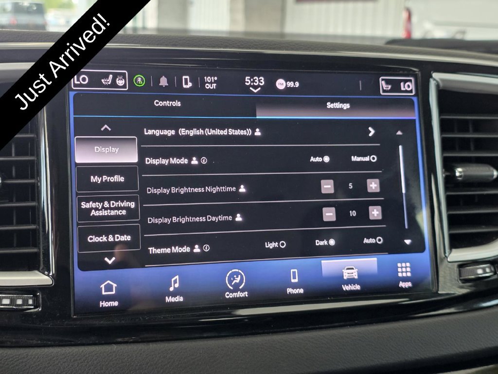 Certified 2024 Chrysler Pacifica Touring-L FWD image 18