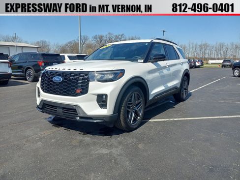 Used 2025 Ford Explorer ST image 1