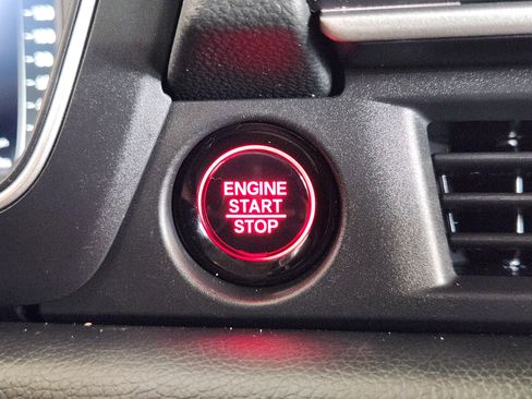 Used 2025 Honda Pilot Elite image 22