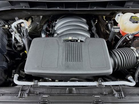 Used 2024 GMC Yukon XL AT4 w/ Technology Package image 36