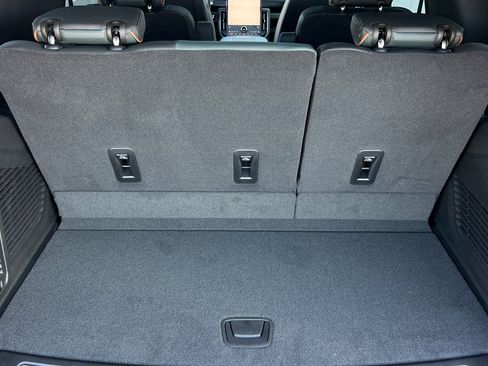 New 2026 GMC Yukon AT4 w/ AT4 Premium Package AWD/4WD image 15