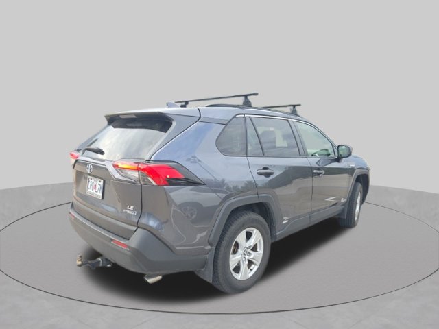 Used 2021 Toyota RAV4 LE AWD/4WD image 4