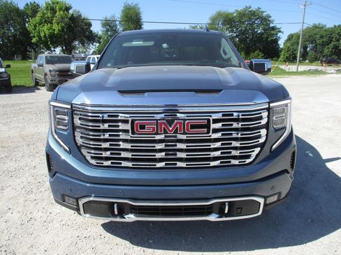 New 2026 GMC Sierra 1500 Denali w/ Denali Reserve Package AWD/4WD image 12