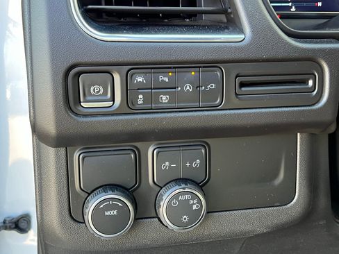 Used 2022 Chevrolet Tahoe LT w/ Luxury Package image 31