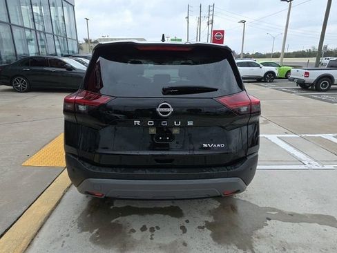 Used 2023 Nissan Rogue SV image 6