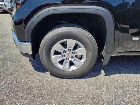 New 2025 GMC Sierra 1500 SLE w/ Preferred Package image 3