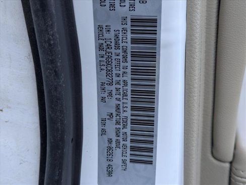 Used 2019 Jeep Grand Cherokee Laredo RWD image 15