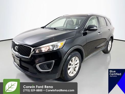 Used 2016 Kia Sorento LX image 3