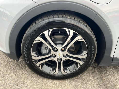 Used 2021 Chevrolet Bolt Premier w/ Infotainment Package image 12