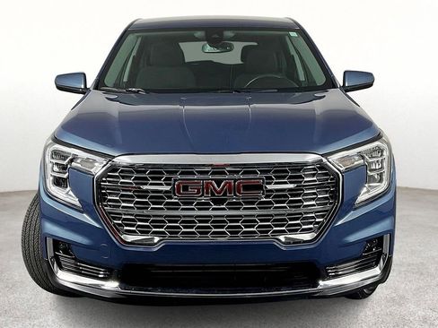 Used 2024 GMC Terrain SLE image 5